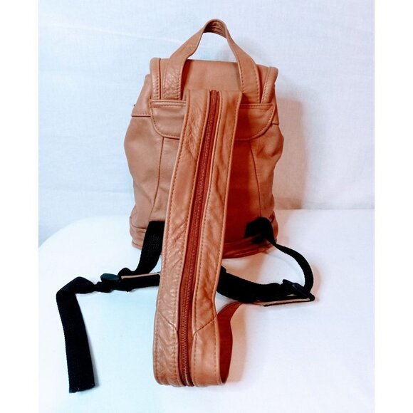 Vintage Leather Tan Backpack - Picture 8 of 9